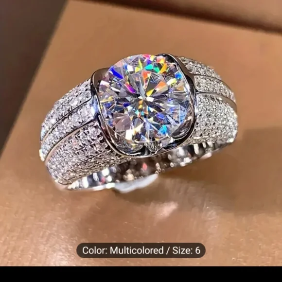 Iced out Ladies jewelry ring size 8 in men - Picture 4 of 7